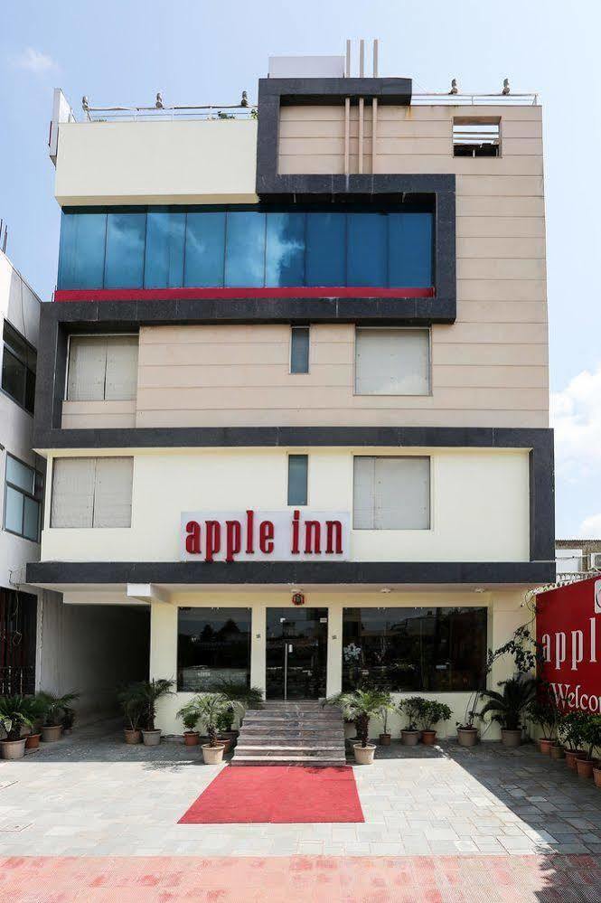 Tgi Apple Inn Джайпур Екстериор снимка